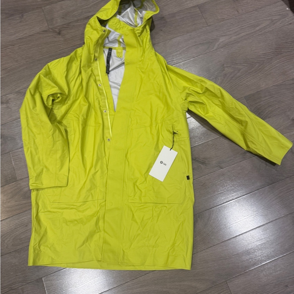 lululemon athletica Men's Neon Lime Hooded Raincoat Jacket